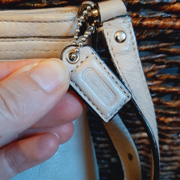 Coach Soft Pebble Leather Small Crossbody Bag Cream Gray Taupe Luxury Designer - Picture 3 of 12